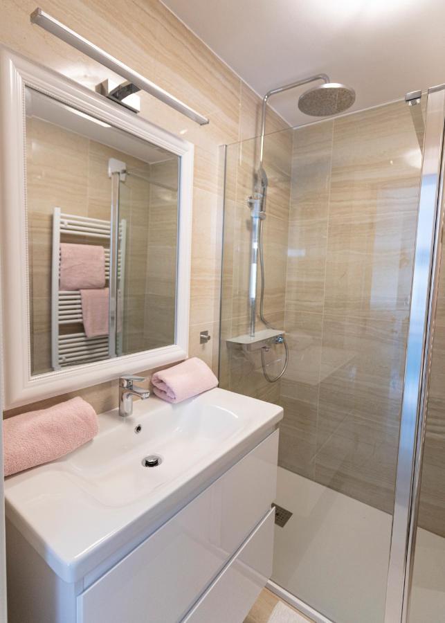 Luxury Mantinela Apartment Malinska Exterior photo