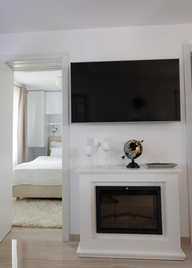 Luxury Mantinela Apartment Malinska Exterior photo